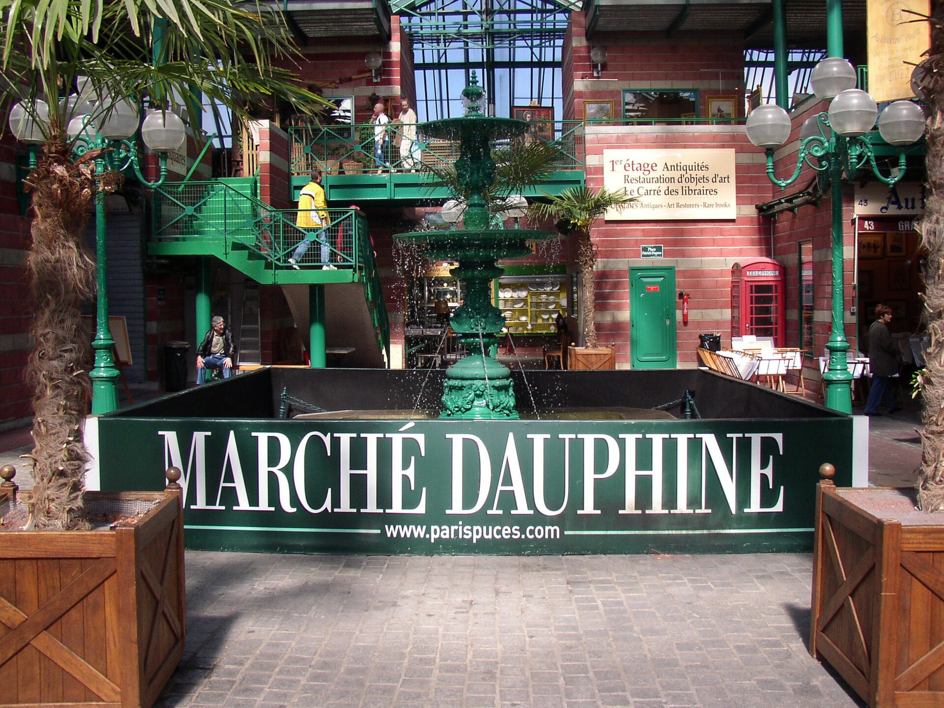 Mercado de las Pulgas de Saint-Ouen: un viaje por el mayor mercado de antigüedades del mundo